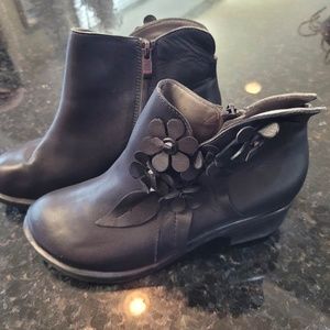 Socofy Floral Booties - Size 7